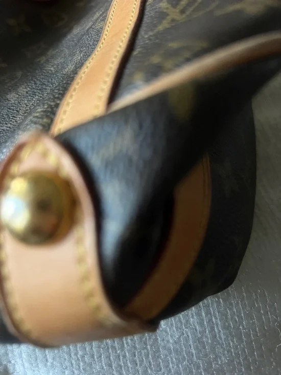 Louis Vuitton Monogram Canvas Shoulder Bag in Brown and Tan with Gold Hardware - Picture 3 of 4